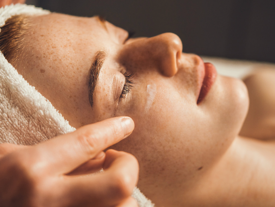 Soin Contour des yeux (25min)